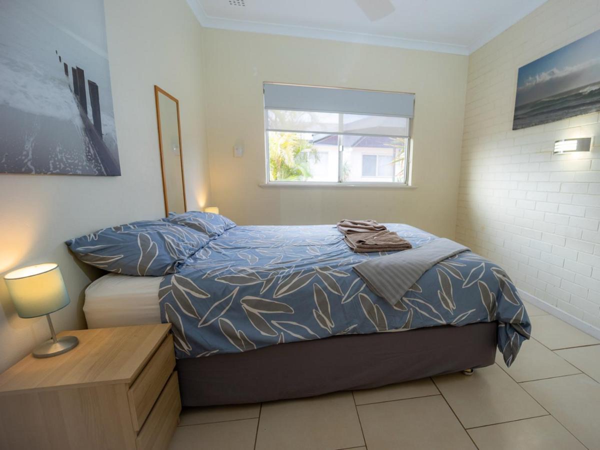 Api Pelican Beach Front Apartments קלבארי מראה חיצוני תמונה