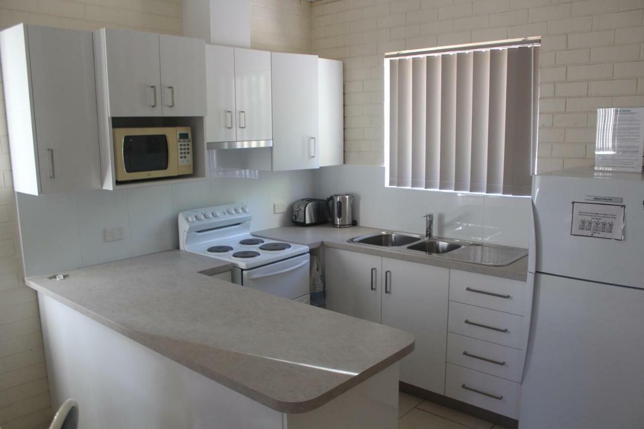 Api Pelican Beach Front Apartments קלבארי מראה חיצוני תמונה